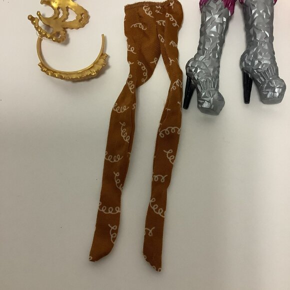 Ever After High Doll Accessories Lot Purse Bag Picnic Basket Boots Necklace - Picture 13 of 16